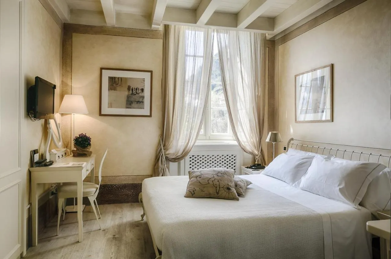 Nocleg ze śniadaniem Relais Villa Vittoria Laglio